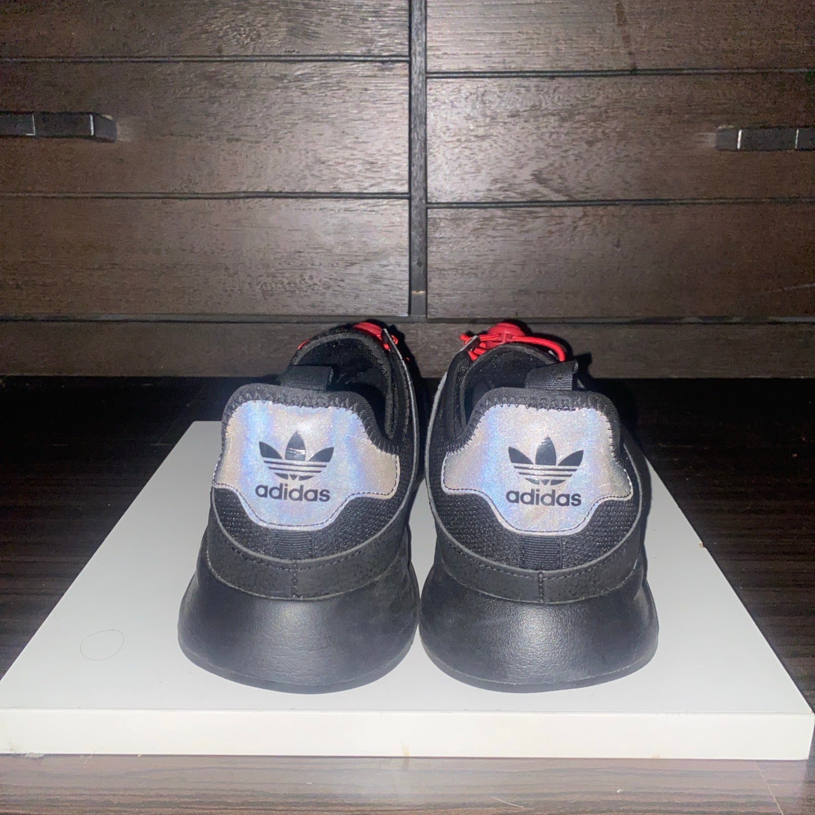 Adidas Men’s Sneakers Running Shoes Black Red Laces